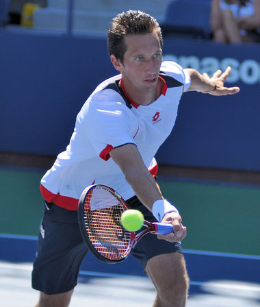 Tenismenul Serghei Stahovski spune că i s-a propus suma de 100.000 de dolari pentru a pierde un meci la Australian Open