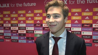 Fotbalistul Carel Eiting i-a depăşit pe cicliştii echipei Jumbo-Visma într-o cursă pe Zwift