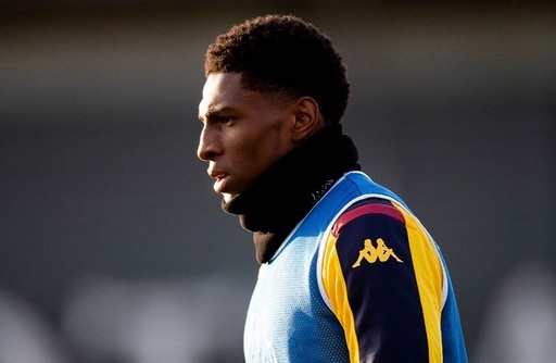 Fotbalistul Kortney Hause (Aston Villa) lansează un single R&B şi va dona toate câştigurile sistemului de sănătate