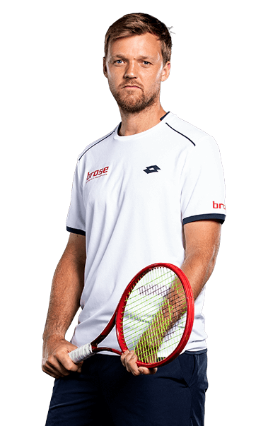 Un campion la Roland Garros lucrează într-un supermarket pentru 450 de euro pe săptămână