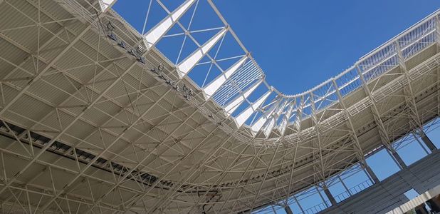 A început montarea instalaţiei de nocturnă la Stadionul Steaua - FOTO - 