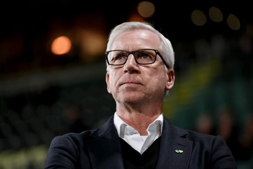 Alan Pardew se desparte de ADO Den Haag
