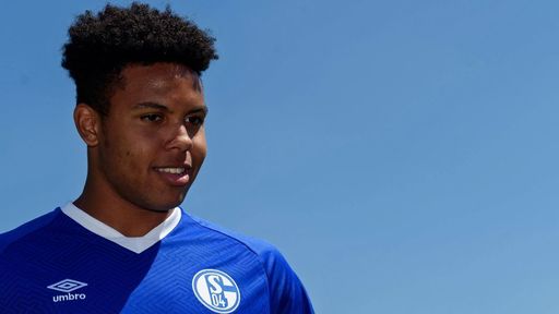 Weston McKennie (Schalke) a purtat o banderolă cu mesajul "Dreptate pentru George Floyd", la meciul cu Werder Bremen