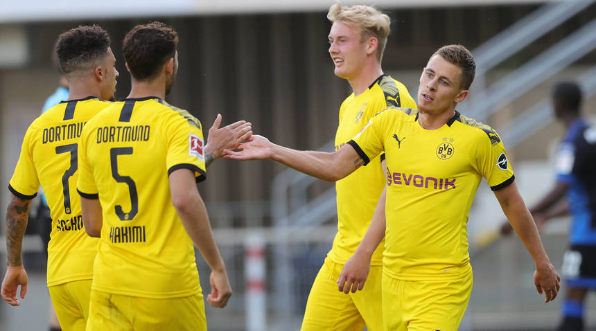 Borussia Dortmund a învins cu 6-1 ultima clasată în Bundesliga, Paderborn. Jadon Sancho a marcat trei goluri
