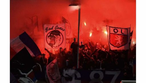 Spectacolele pirotehnice ar putea fi permise în tribunele stadioanelor din Franţa, anunţă ministrul Sporturilor, Roxana Mărăcineanu