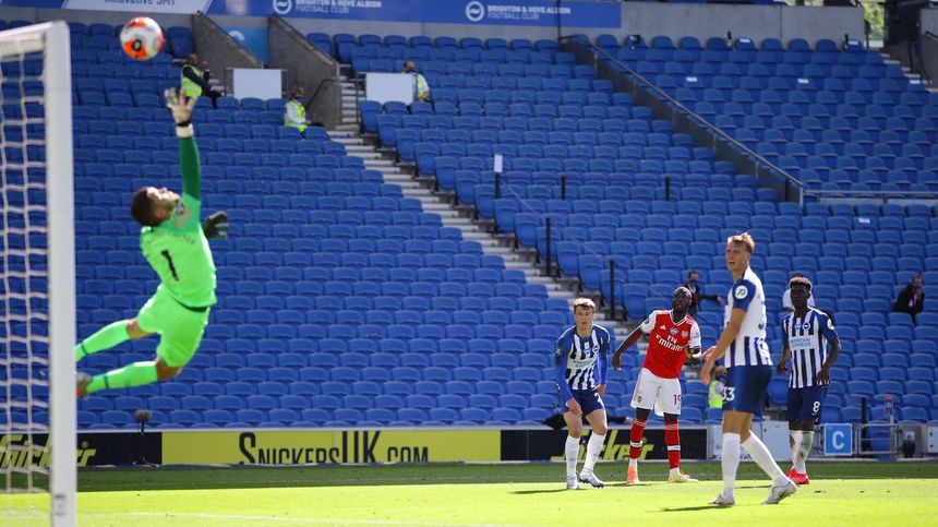 Arsenal Londra a fost învinsă de Brighton cu 2-1, după ce a condus cu 1-0. Londonezii au primit ultimul gol în minutul 90+5