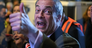 Nigel Farage îl face ipocrit pe Lewis Hamilton