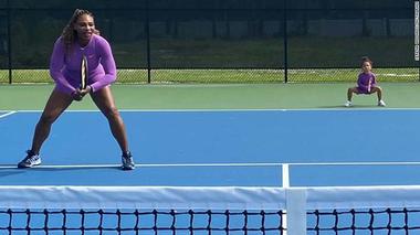 Serena Williams şi-a găsit o nouă parteneră de dublu: fetiţa sa de trei ani, Olympia - FOTO