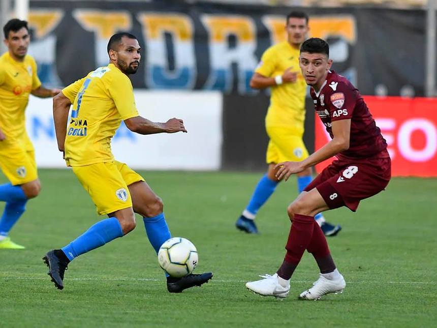 FC Petrolul - FC Rapid, scor 0-0, într-un meci în care oaspeţii au avut doi jucători eliminaţi şi gazdele au ratat de trei ori un penalti