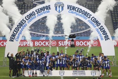 FC Porto a devenit campioana Portugaliei după ce a învins echipa Sporting, cu 2-0