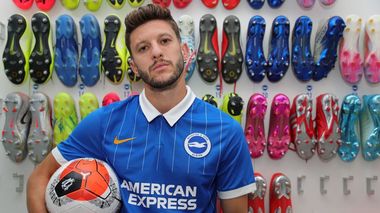 Adam Lallana a plecat de la Liverpool şi va juca la Brighton