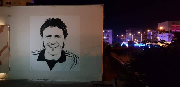 Portretul lui Sorin Cârţu din centrul Craiovei a fost vandalizat de suporteri ai FC  Universitatea Craiova