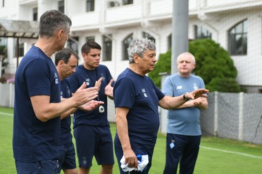 Lucescu, avertizat de un lider de grup ultras: Nu va putea antrena în linişte la Dinamo Kiev