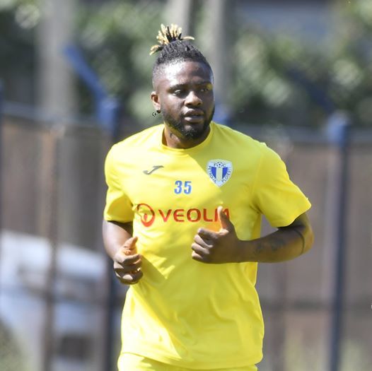 Fotbalistul ghanez Amidu Salifu, fost jucător la Fiorentina, a semnat cu FC Petrolul Ploieşti