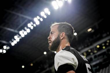 FC Barcelona: Miralem Pjanic are coronavirus
