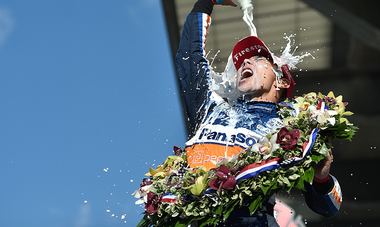 Takuma Sato a câştigat pentru a doua oară cursa de 500 de mile de la Indianapolis