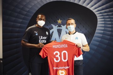 Steve Mandanda şi-a prelungit contractul cu Olympique Marseille