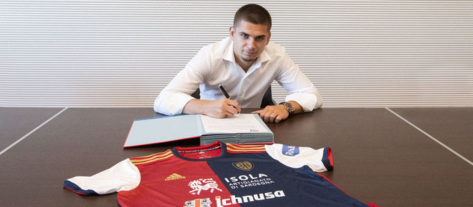 Cagliari a anunţat oficial transferul lui Răzvan Marin