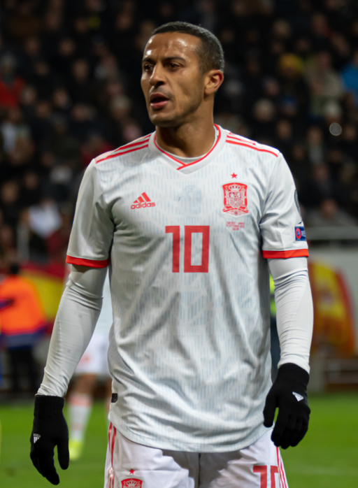 Thiago Alcantara va evolua la Liverpool
