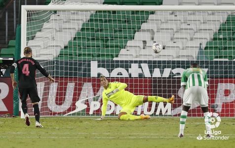 Real Madrid a învins Betis, scor 3-2, revenind de la 1-2 datorită unui autogol şi a unui gol din penalti