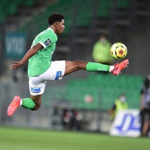 Saint-Etienne a vândut un jucător la Leicester pentru o sumă record în istoria clubului francez, 40 de milioane de euro