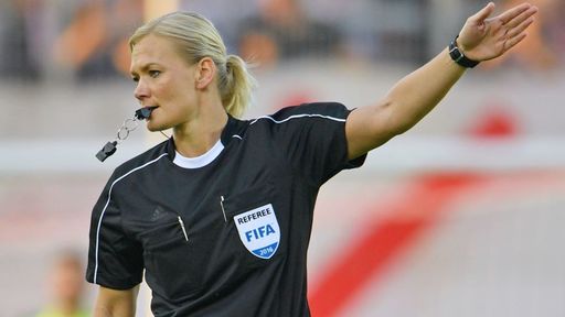 Bibiana Steinhaus, singura femeie arbitru din Bundesliga, s-a retras din activitate