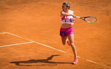 Halep joacă duminică în optimi la Roland Garros