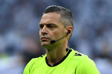 Damir Skomina arbitrează meciul Islanda - România
