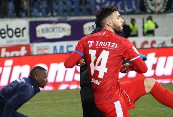 Mijlocaşul Alessio Carlone (FC Botoşani), nevoit să se retragă din fotbal la 24 de ani din cauza unei probleme la inimă