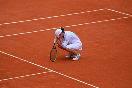 Swiatek, după ce a câştigat trofeul la Roland Garros: Este o nebunie. Mă uitam în fiecare an la Rafa ridicând trofeul