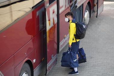 Adrian Mutu, mesaj pentru "tricolorii mici": Singurul vostru gând trebuie să fie la meciul de mâine seară. Câştigaţi pentru voi şi pentru România! 