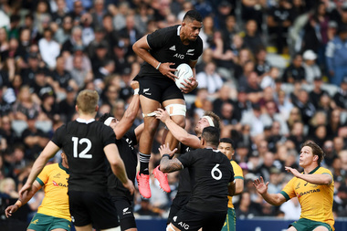 Noua Zeelandă a învins Australia, scor 27-7, şi mai are nevoie de o victorie pentru a câştiga Bledisloe Cup