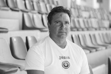 Antrenorul naţionalei feminine U19, Florin Bugar, a murit la 49 de ani. El a fost infectat cu Covid-19