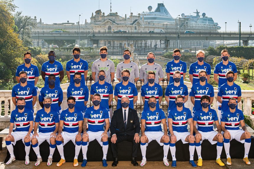 Echipa Sampdoria Genova, cu măşti de protecţie în fotografia oficială pentru sezonul 2020/2021 - VIDEO