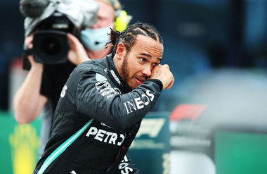 Hamilton, mesaj pentru copii după câştigarea titlului mondial: Nu ascultaţi pe nimeni care vă spune că nu puteţi reuşi ceva. Visaţi imposibilul