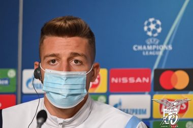 Sârbii Milinkovic-Savic, Lazovic şi Nikolic, testaţi pozitiv cu Covid-19 înaintea meciului cu Rusia