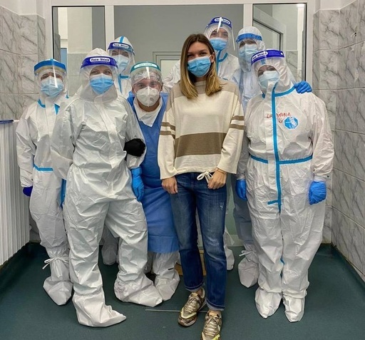 Halep: Pe parcursul infecţiei cu Covid am avut febră, dureri de cap şi dureri musculare, dar bine că nu a fost mai rău. Niciun moment nu am crezut că virusul nu există