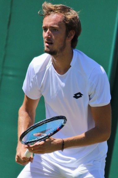 Danil Medvedev l-a eliminat pe Rafael Nadal şi va juca finala Turneului Campionilor cu Dominic Thiem