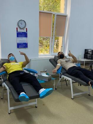 Mai mulţi fotbalişti de la Huşana Huşi, care s-au vindecat de Covid-19, au donat plasmă