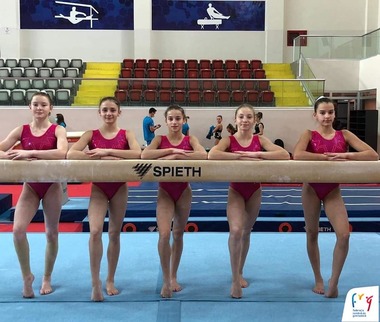 CE gimnastică feminină: România, trei medalii, din care două de aur, la junioare