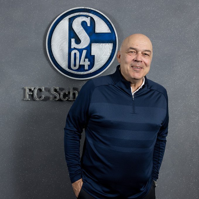 Christian Gross este noul antrenor al echipei Schalke 04