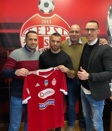Sepsi l-a transferat pe mijlocaşul Tamás Nándor Károly de la Academia Puskás