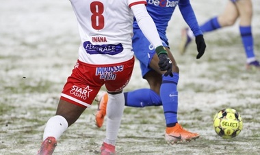 Belgia: Genk a depus plângere şi acuză Mouscron că nu a luat măsurile necesare în ceea ce priveşte gazonul pentru meciul de sâmbătă