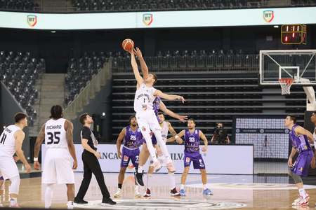 Turneul 7 al Ligii Naţionale de baschet masculin s-a încheiat marţi; U BT Cluj, lider neînvins după 12 meciuri