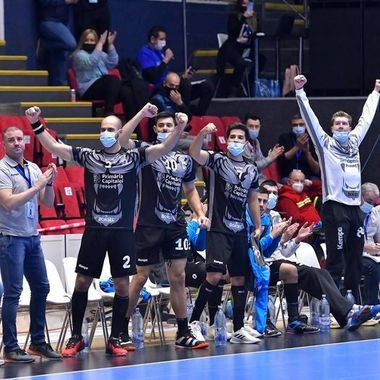 CSM Bucureşti - AEK Atena, scor 28-23, în optimile European Cup la handbal masculin