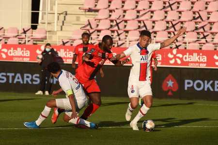 Eşec pentru Dobre şi Dijon în Ligue 1, în faţa PSG: scor 0-4