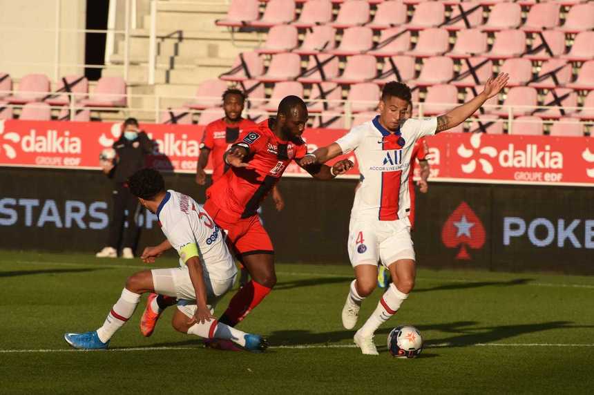 Eşec pentru Dobre şi Dijon în Ligue 1, în faţa PSG: scor 0-4