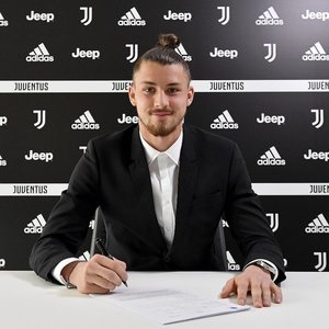 Radu Drăguşin şi-a prelungit contractul cu Juventus Torino
