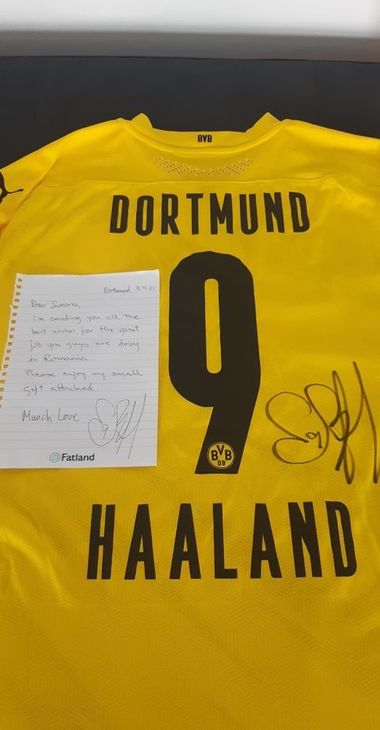 Erling Haaland a trimis un colet asociaţiei SOS Autism Bihor