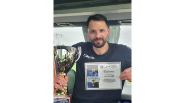 La 40 de ani, căpitanul echipei de volei SCMU Craiova, Laurenţiu Lică, şi-a prelungit contractul